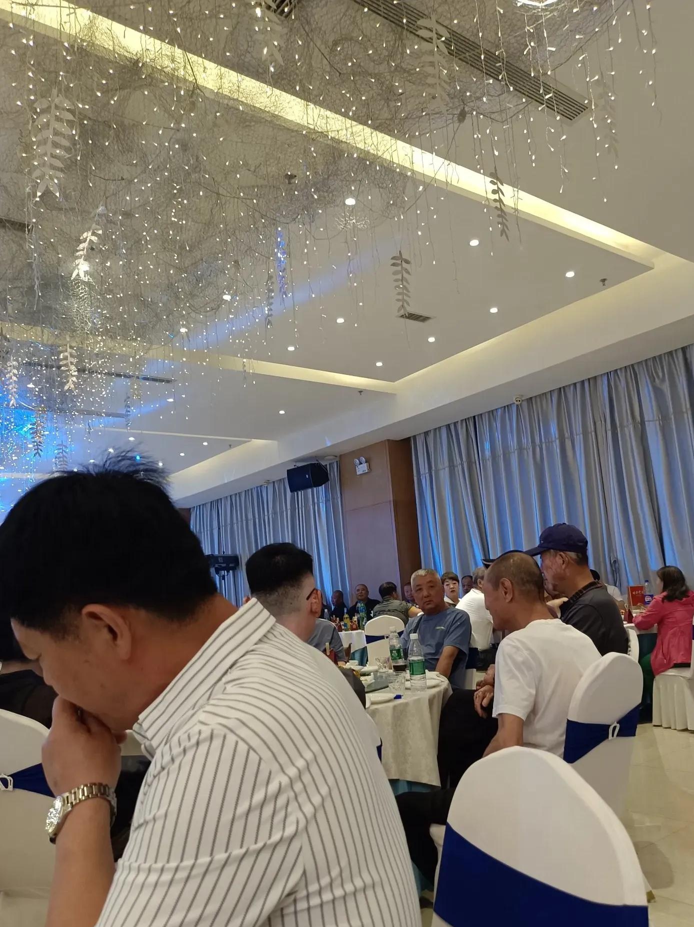 尤文图斯教练压力巨大！，Rookie遭遇十持续失利热度持续攀升(尤文图斯最新新闻)