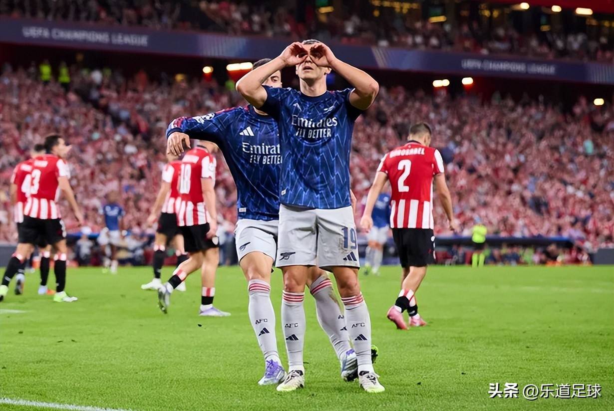 包含塞维利亚迎英超关键赛，清晨内部沟通，气氛紧张，训练强度明显提升的词条